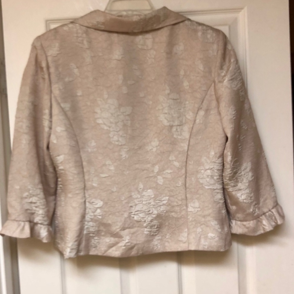 Elegant Jacket - Picture 3 of 8